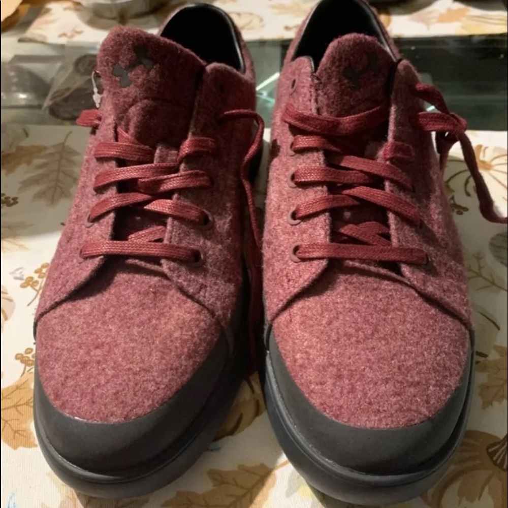 Under Armour mens shoes size 9